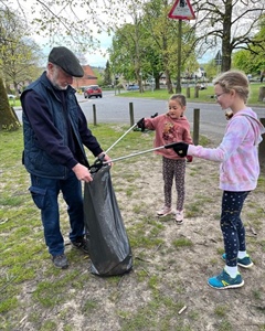 Litter Picking in Haslemere